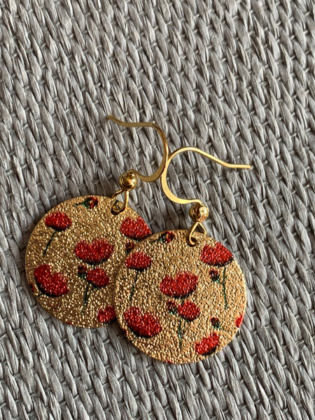 Boucles d’oreilles breloque médaillon or fleur rouge Comme un ange