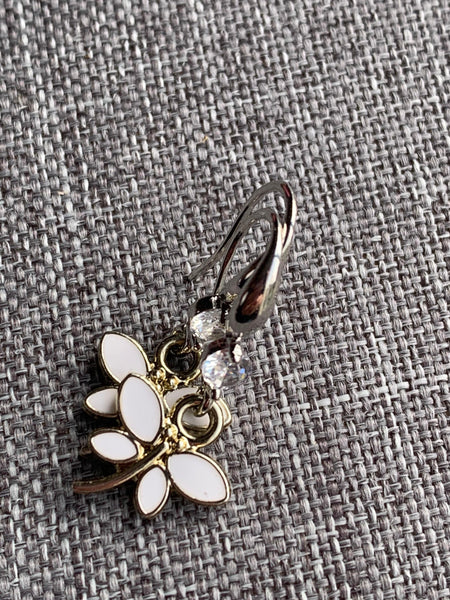 Boucles d’oreilles breloque libellule blanche alliage de métaux argent Comme un ange