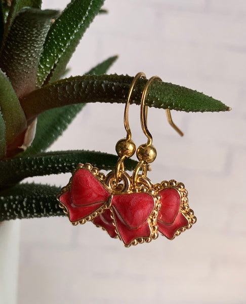 Boucles d’oreilles breloque boucles rouge rose alliage de métaux or Comme un ange