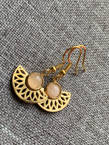 Boucles d’oreilles demi cercle or pierre rose transparente alliage de métaux or Comme un ange