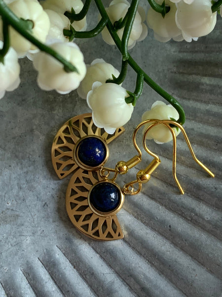 Boucles d’oreilles demi cercle or piere bleue alliage de métaux or Comme un ange