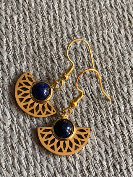 Boucles d’oreilles demi cercle or piere bleue alliage de métaux or Comme un ange