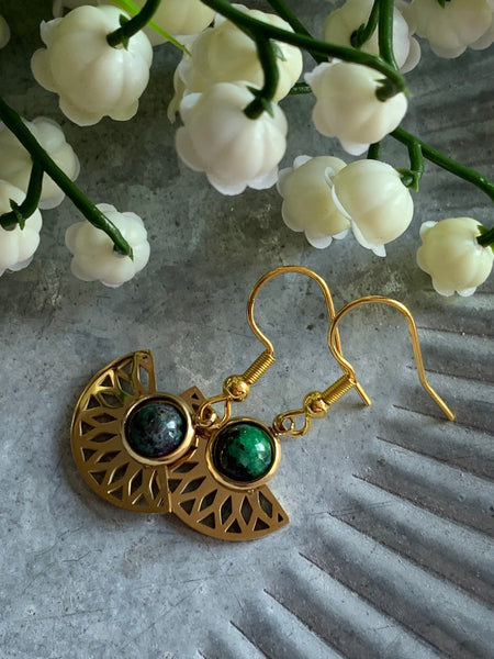 Boucles d’oreilles breloque demi cercle or et pierre verte alliage de métaux or Comme un ange