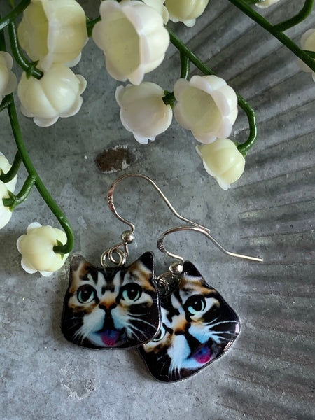 Boucles d’oreilles breloque tête de chat écaille de tortue sur crochet alliage de métaux argent Comme un ange