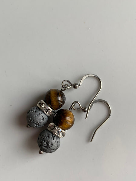 Boucles d’oreilles billes de pierre de tigre sur billes de pierre de lave grise bijoux diffuseur aromathérapie chic huile essentielle Comme un ange