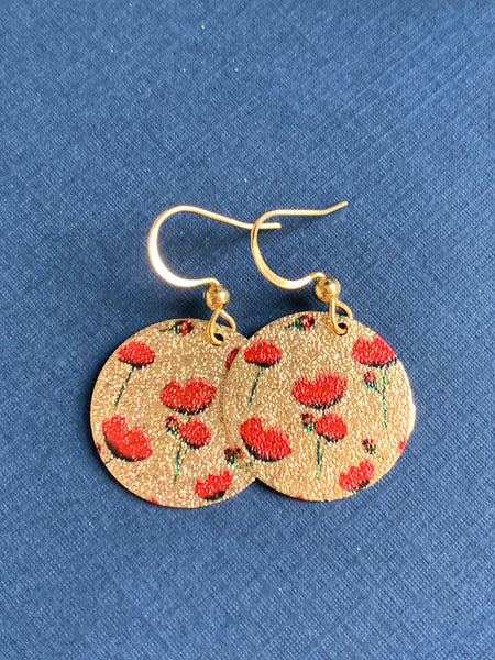 Boucles d’oreilles breloque médaillon or fleur rouge Comme un ange