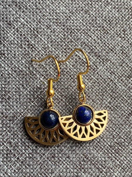Boucles d’oreilles demi cercle or piere bleue alliage de métaux or Comme un ange