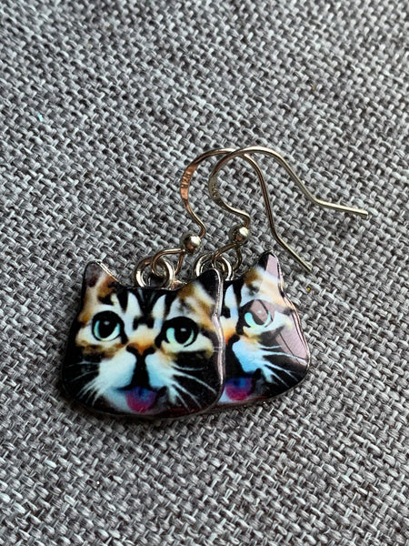 Boucles d’oreilles breloque tête de chat écaille de tortue sur crochet alliage de métaux argent Comme un ange