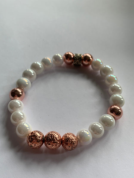 Bracelet chic perle de pierre de lave rose gold bijoux diffuseur aromathérapie alliage de métaux argent et perles nacrées blanches Comme un ange