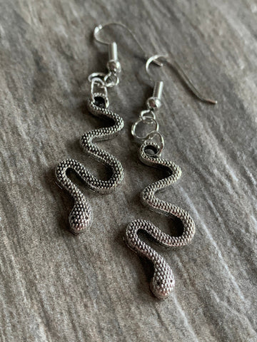 Boucles d’oreilles breloque serpent alliage de métaux argent Comme un ange