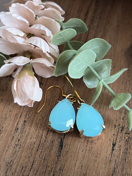 Boucles oreilles petites gouttes bleues Comme un ange