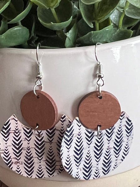 Boucles oreilles rondes bois  feuilles noires Comme un ange