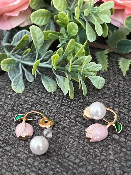 Boucles oreilles délicates fleurs du printemps tulipe rose Comme un ange