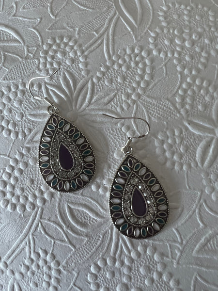 Boucles oreilles style boho goutte mauve Comme un ange