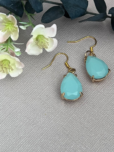 Boucles oreilles petites gouttes bleues Comme un ange