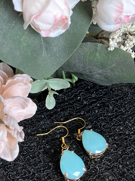 Boucles oreilles petites gouttes bleues Comme un ange