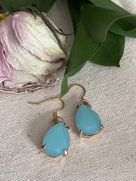 Boucles oreilles petites gouttes bleues Comme un ange