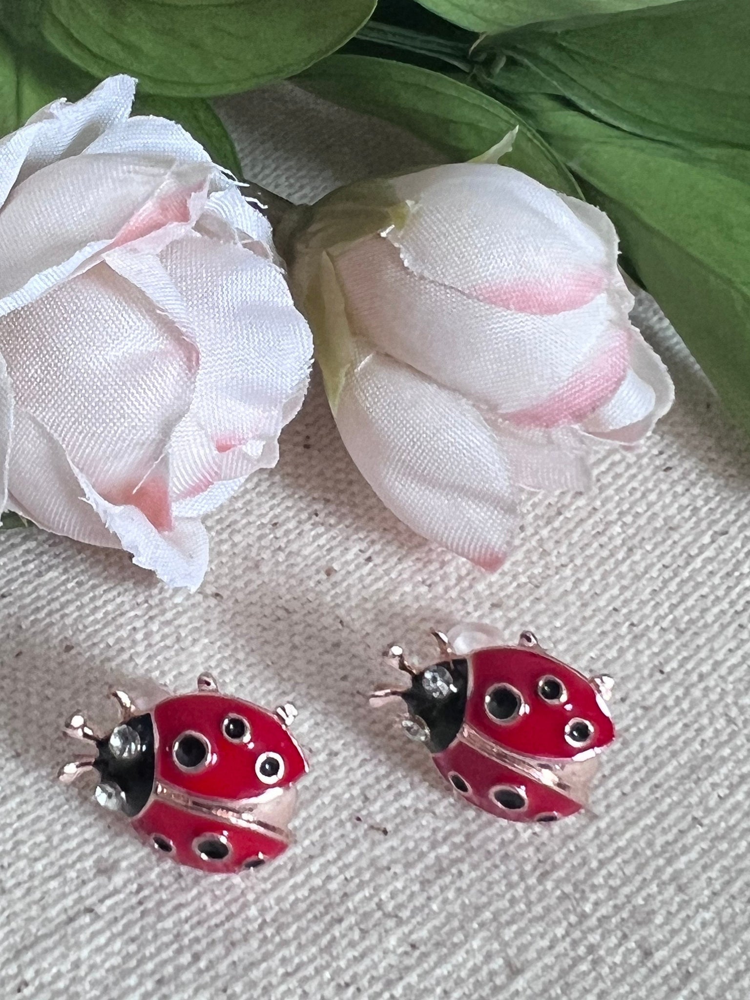 Boucles oreilles cabochon coccinelle rouge bijoux porte bonheur Comme un ange
