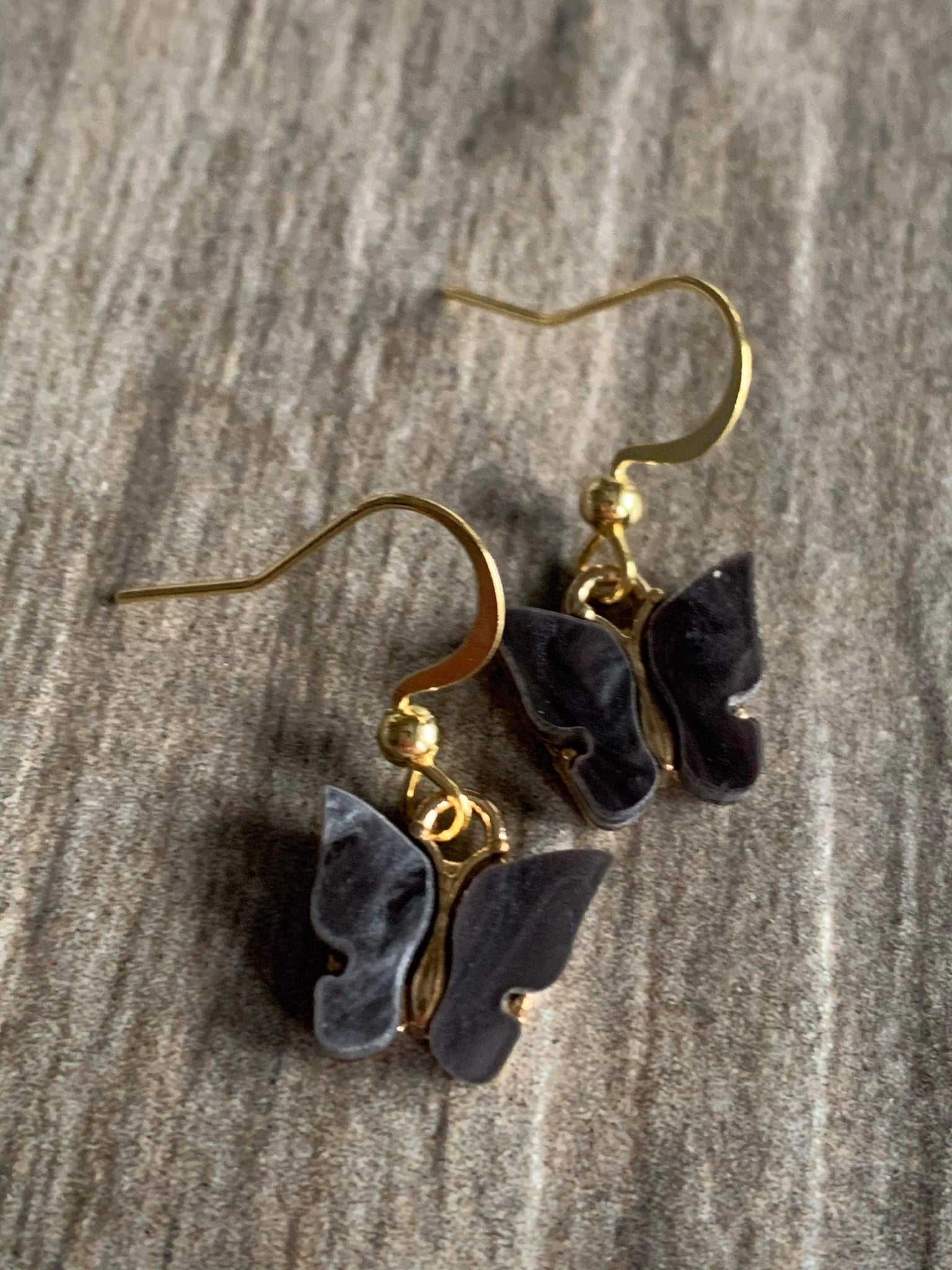 Boucles d’oreilles Petit papillon noir Comme un ange