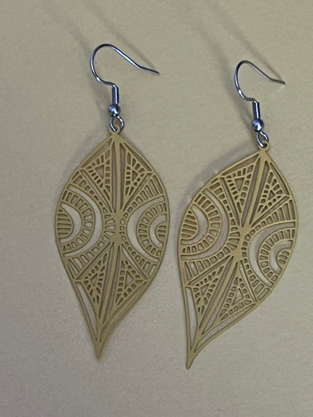 Boucles oreilles feuilles jaunes bijoux festifs estivales Comme un ange