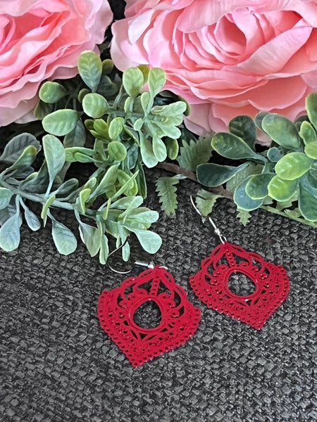 Boucles oreilles gouttes dentelles rouges Comme un ange