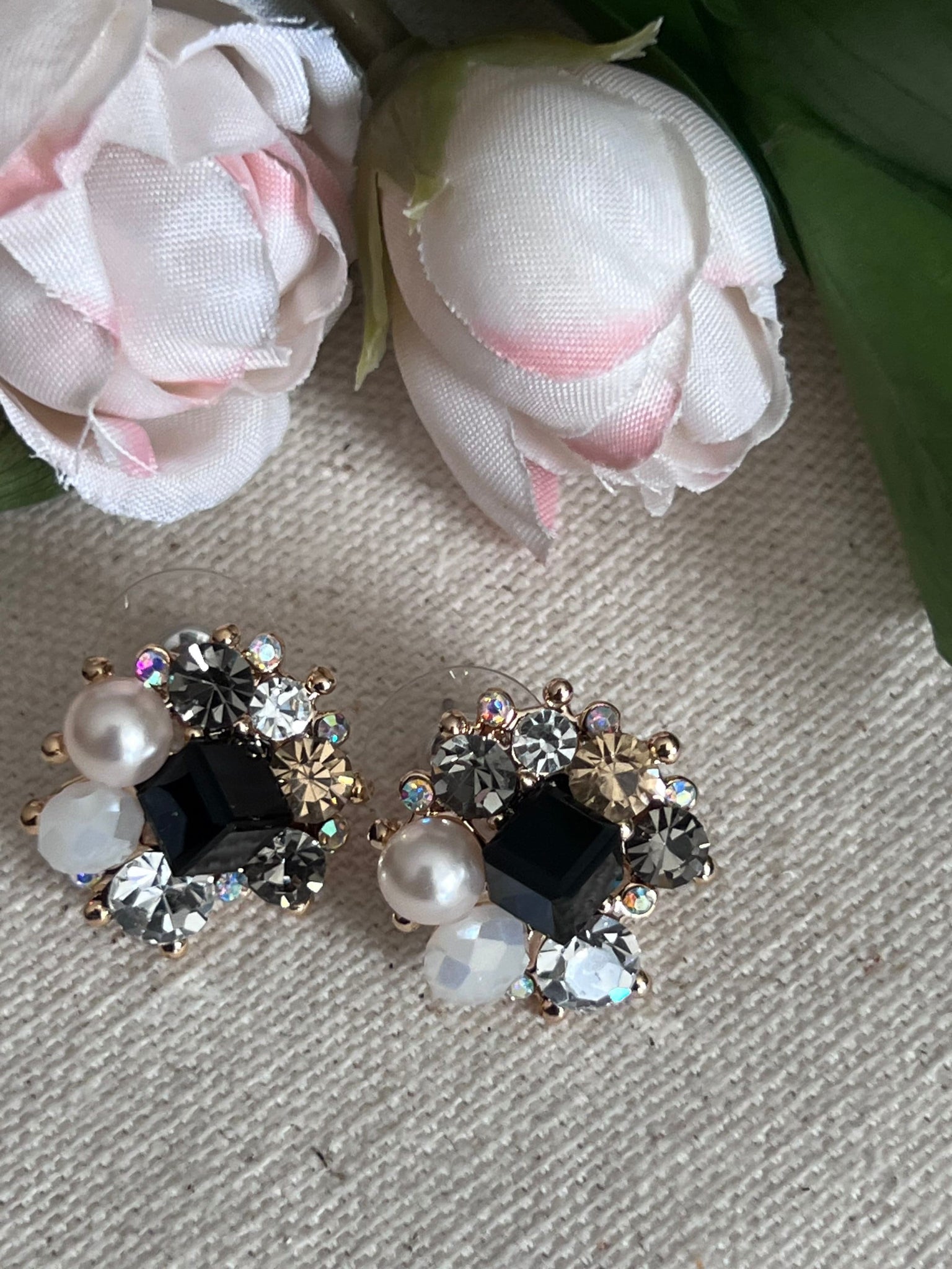 Boucles oreilles cabochons perles et cristaux Comme un ange