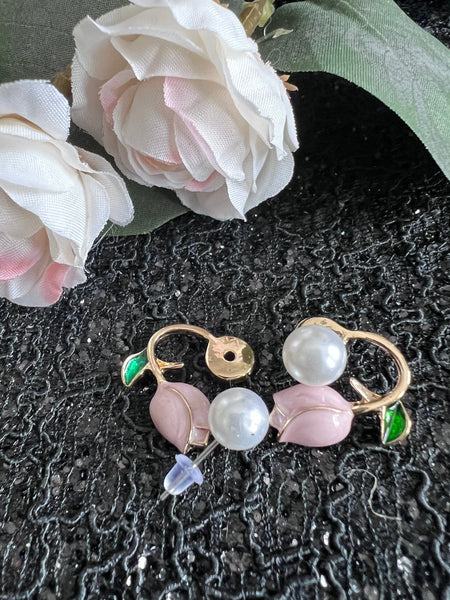Boucles oreilles délicates fleurs du printemps tulipe rose Comme un ange