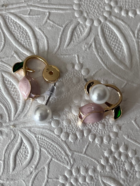 Boucles oreilles délicates fleurs du printemps tulipe rose Comme un ange