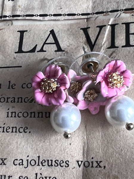 Boucles oreilles fleurs roses et perles Comme un ange