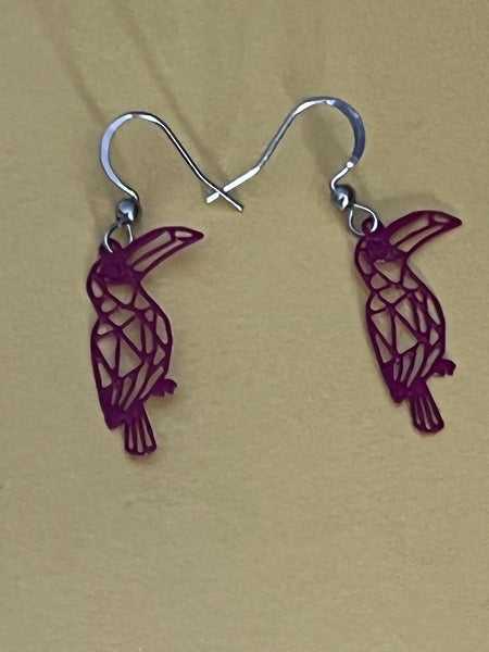 Boucles d’oreilles breloque toucan rose fushia Comme un ange