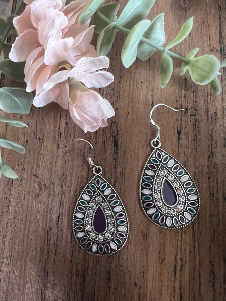 Boucles oreilles style boho goutte mauve Comme un ange