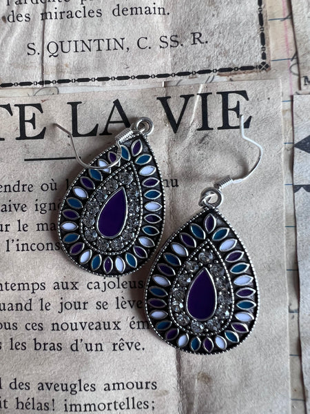 Boucles oreilles style boho goutte mauve Comme un ange