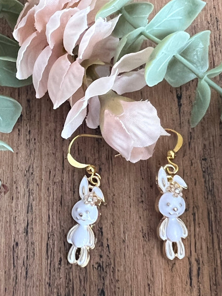 Boucles oreilles joyeuses Pâques petit lapin blanc Comme un ange