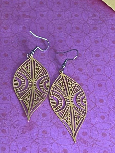 Boucles oreilles feuilles jaunes bijoux festifs estivales Comme un ange