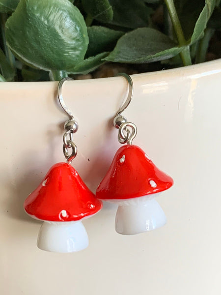 Boucles d’oreilles champignon rouge et blancs sur crochet alliage de métaux argent Comme un ange