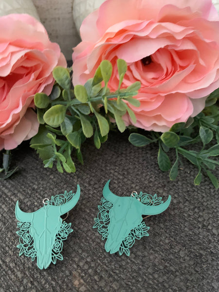 Boucles d’oreilles breloque tête de taureau turquoise fleuri buffle sur crochet alliage de métaux argent Comme un ange