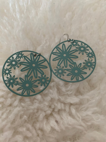 Boucles d’oreilles breloque cercle fleuri bleu sur crochet alliage de métaux argent Comme un ange