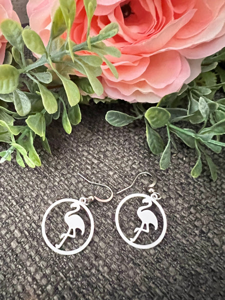 Boucles d’oreilles breloque flamant rose blanc sur crochet alliage de métaux argent Comme un ange