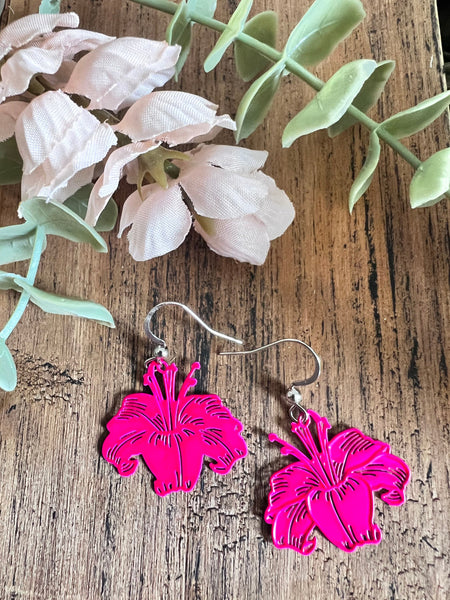 Boucles d’oreilles breloque fleur hibiscus rose fluo néon tropical hawaïenne Comme un ange