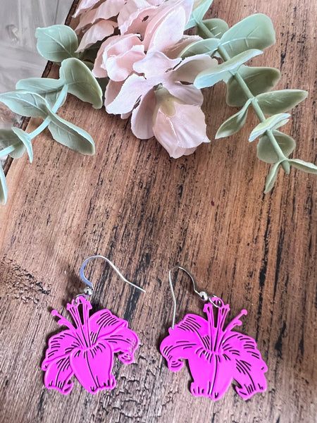 Boucles d’oreilles breloque fleur rose hibiscus hawaïenne tropicale Comme un ange