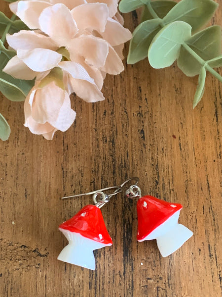 Boucles d’oreilles champignon rouge et blancs sur crochet alliage de métaux argent Comme un ange