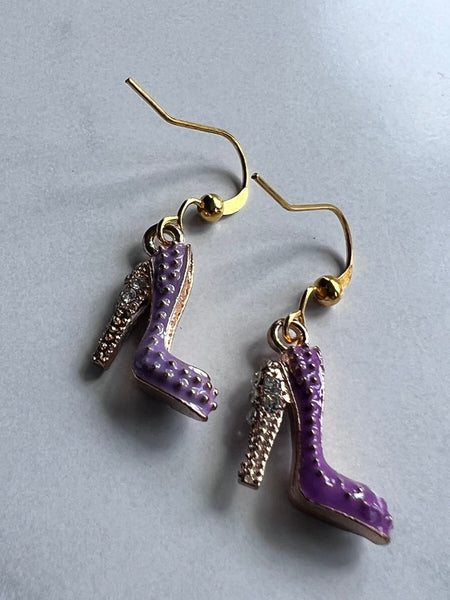 Boucles d’oreilles talons hauts mauves Comme un ange