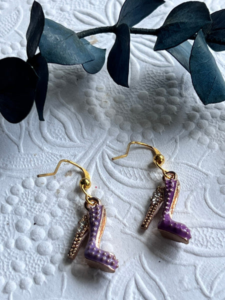 Boucles d’oreilles talons hauts mauves Comme un ange