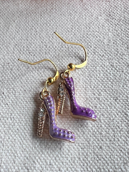 Boucles d’oreilles talons hauts mauves Comme un ange