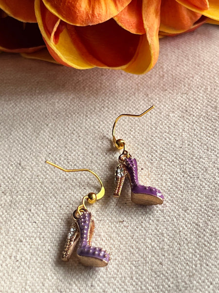 Boucles d’oreilles talons hauts mauves Comme un ange