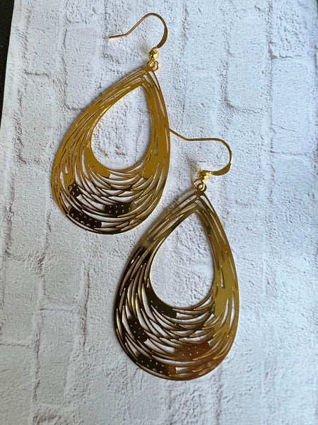 Boucles d’oreilles breloque goutte or Comme un ange